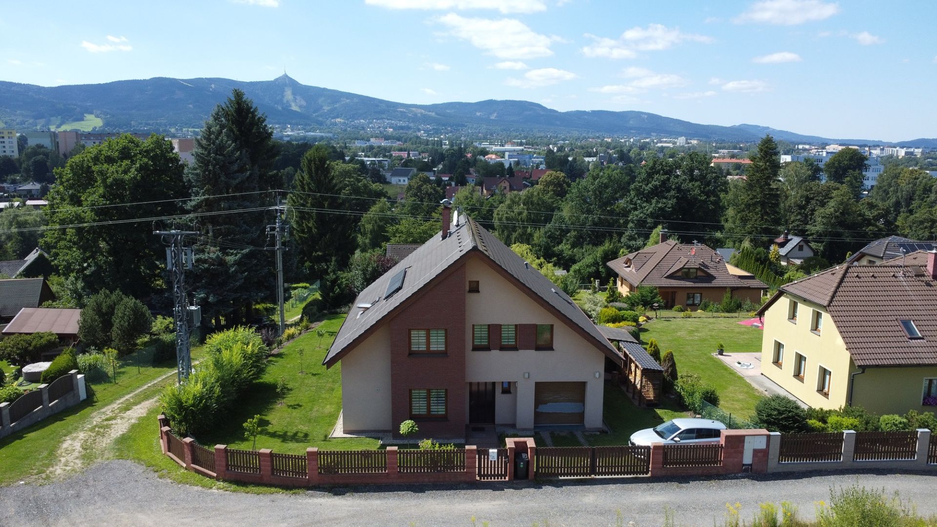 Rodinný dům, 7+kk+garáž, 213m2, Liberec - Vesec, pozemek 873 m2
