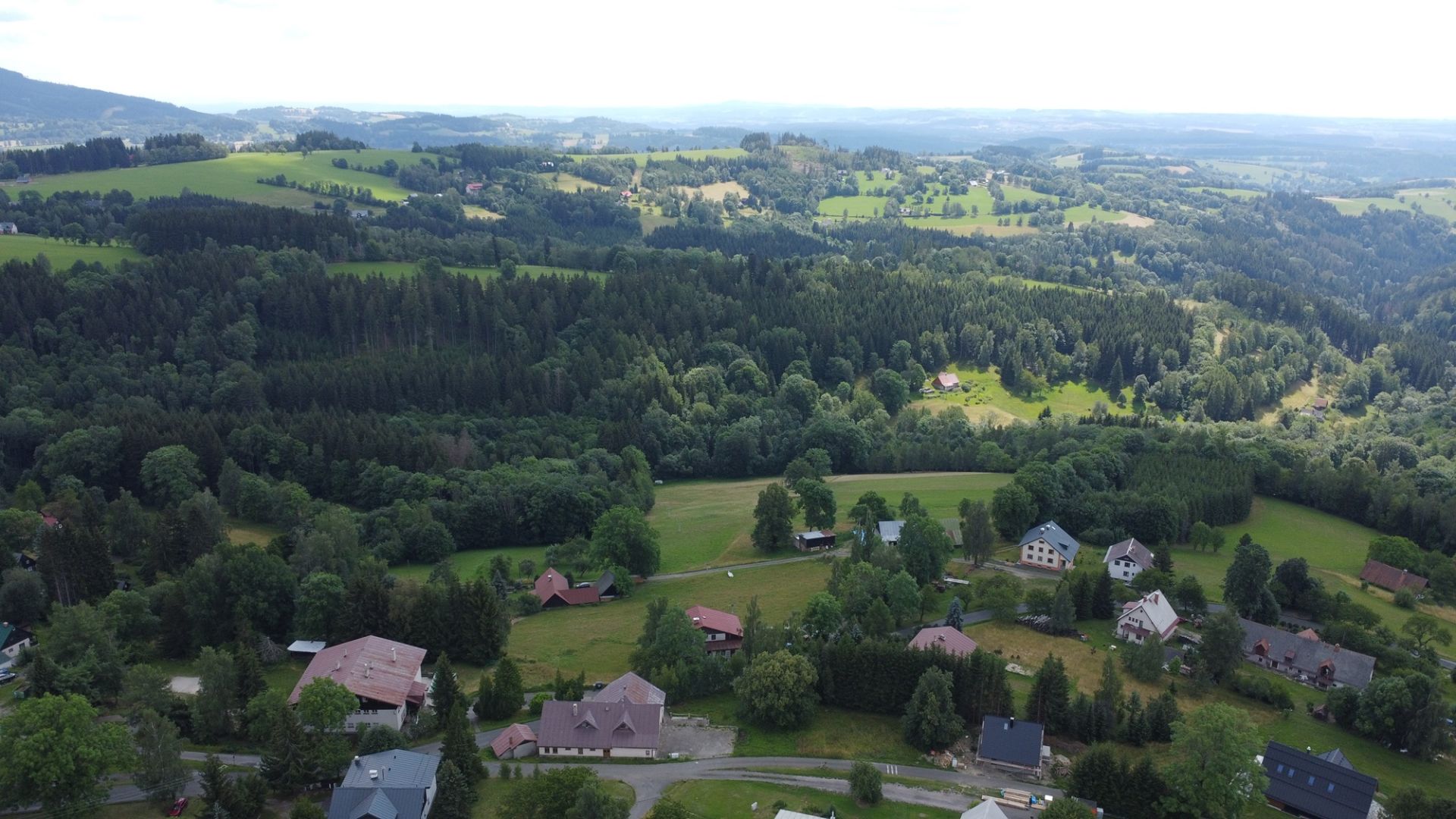 Stavební pozemek v Jestřabí v Krkonoších - 1.035 m2 - Stavební povolení pro RD - dvojdům