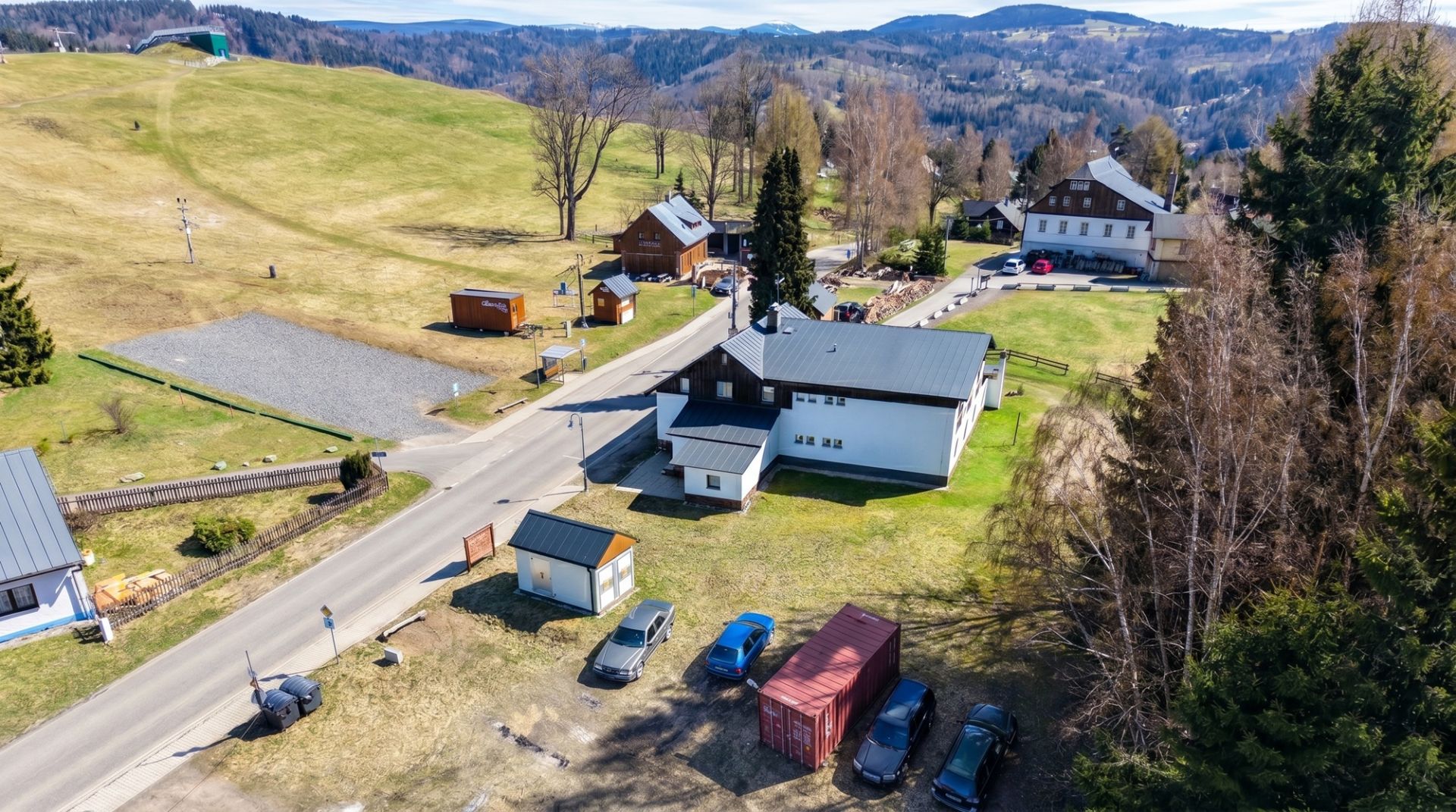 Záměr prodeje části zastavitelného – stavebního pozemku ppč. 567/2 o budoucí výměře 927 m² (+- 1 m2 zaokrouhlení výměry při dělení pozemku) v Albrechticích v Jizerských horách