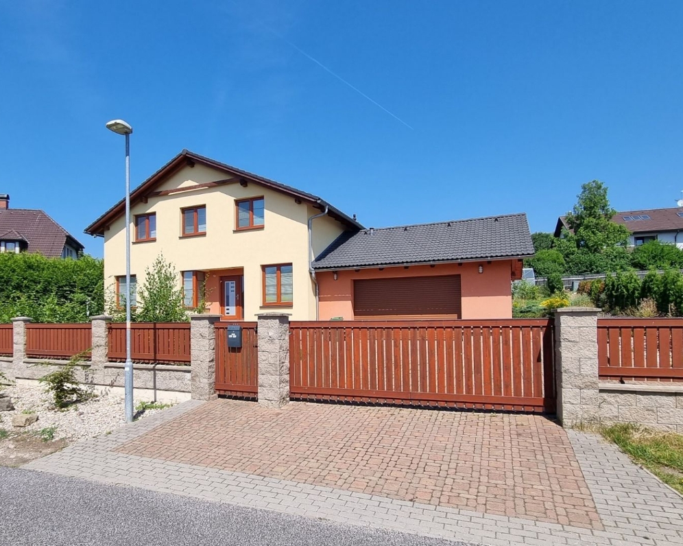 Rodinný dům, 5+kk+dvojgaráž, 247 m2, Stráž nad Nisou - Liberec, pozemek 1128 m2